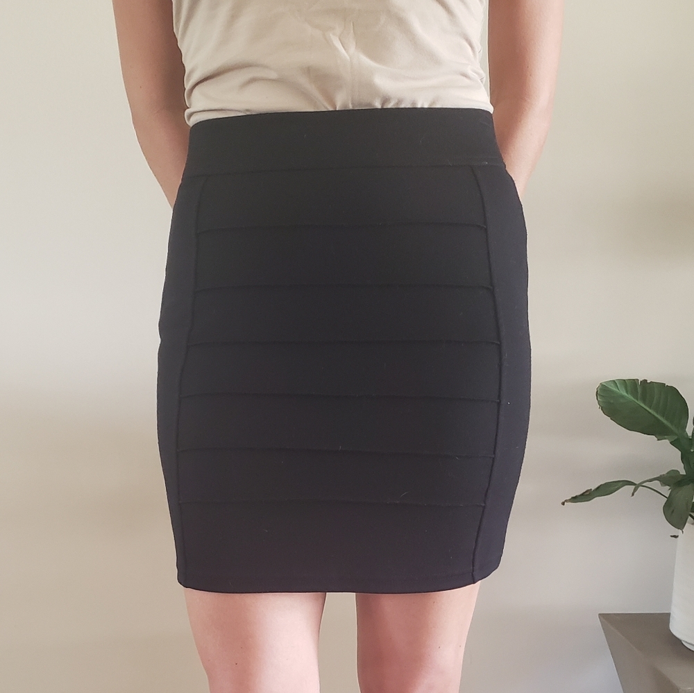 Forever 21 black mini skirt, size large